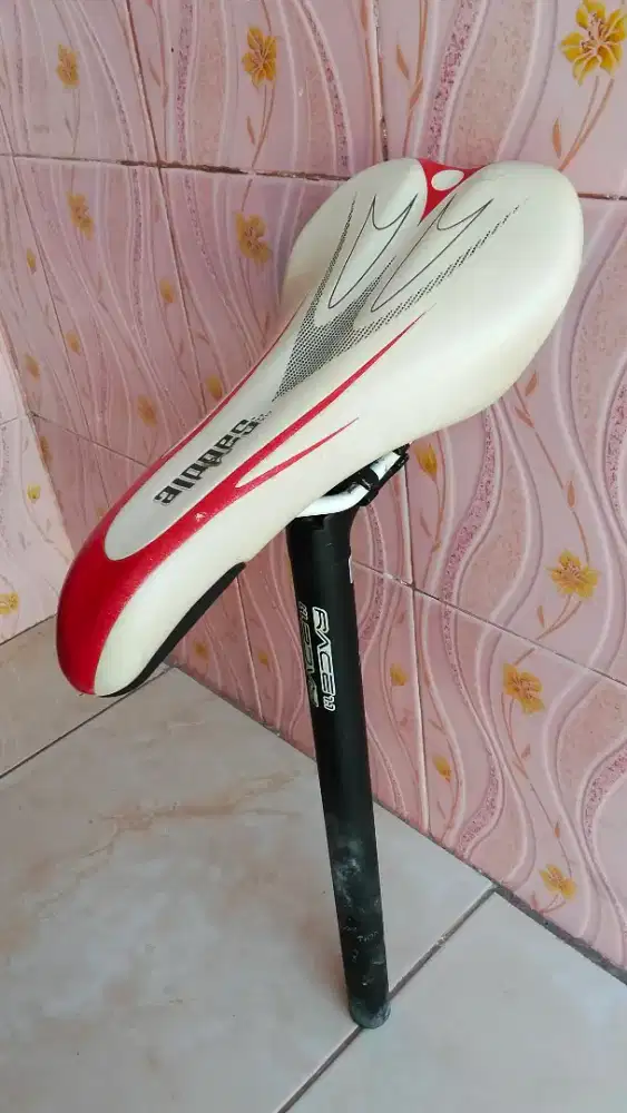 Sadel+seatpos race ukuran 27.2