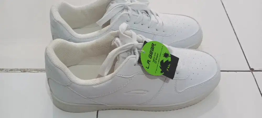 La Gear white bnib