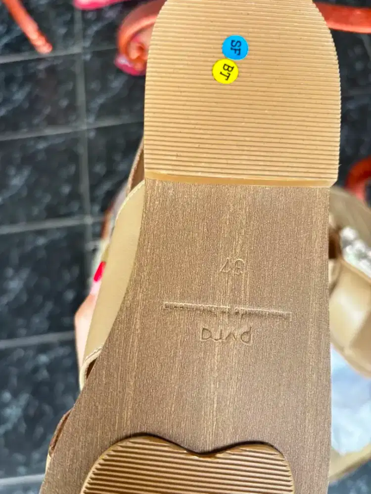 Sepatu wanita baru