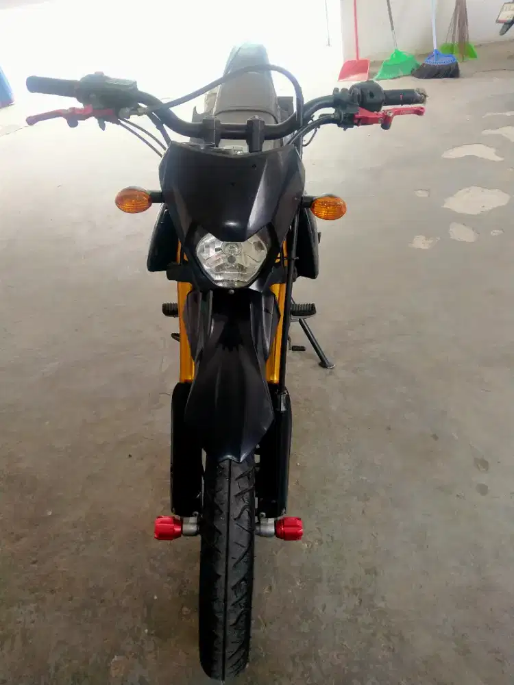 Kawasaki KLX tahun 2023 (Supermoto)
