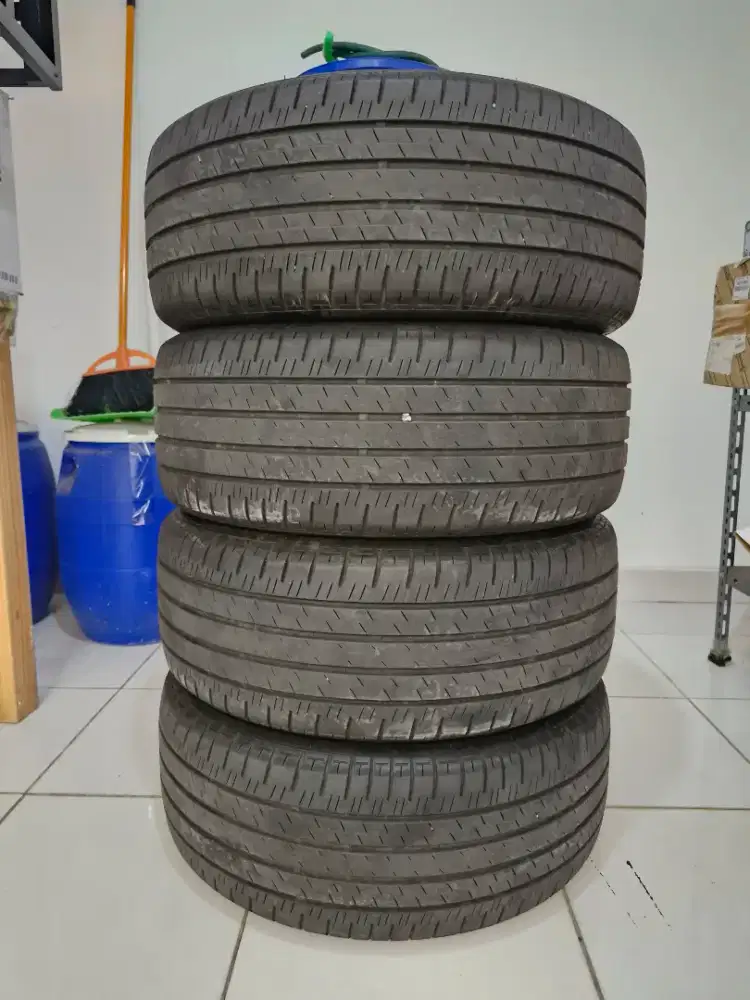 4 Ban R18 HRV Zenix Bridgestone Alenza 225 50 Alphard