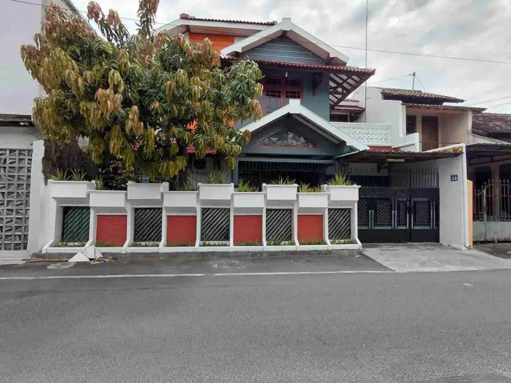 Dijual rumah 2 lantai di karangasem solo