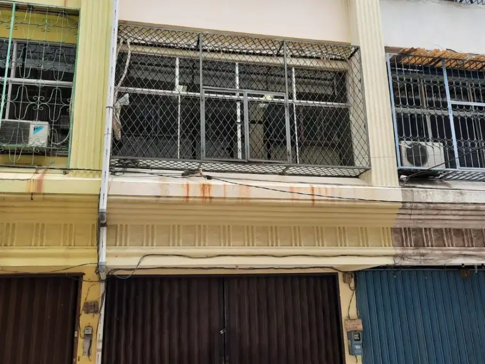 Dijual Ruko di Roxy, Uk. 4,5X16,5M2, Kondisi Ready Kosongan, Shgb
