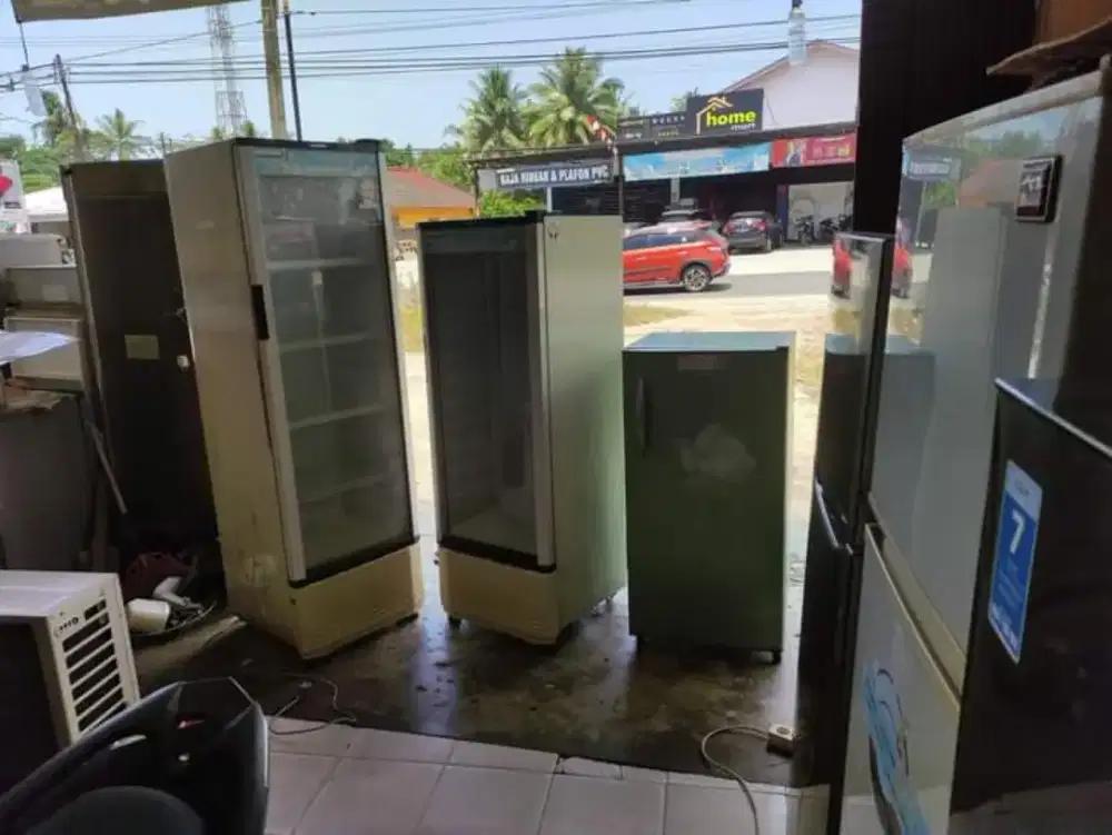Service Ac,Kulkas,Pompa Air,Mesin Cuci dan Bongkar Pasang AC.