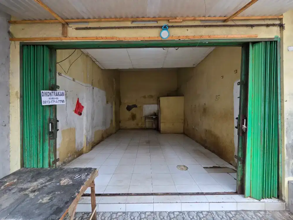 Dikontrakkan Tempat Usaha Pinggir Jalan – Cocok untuk Warung dan Toko
