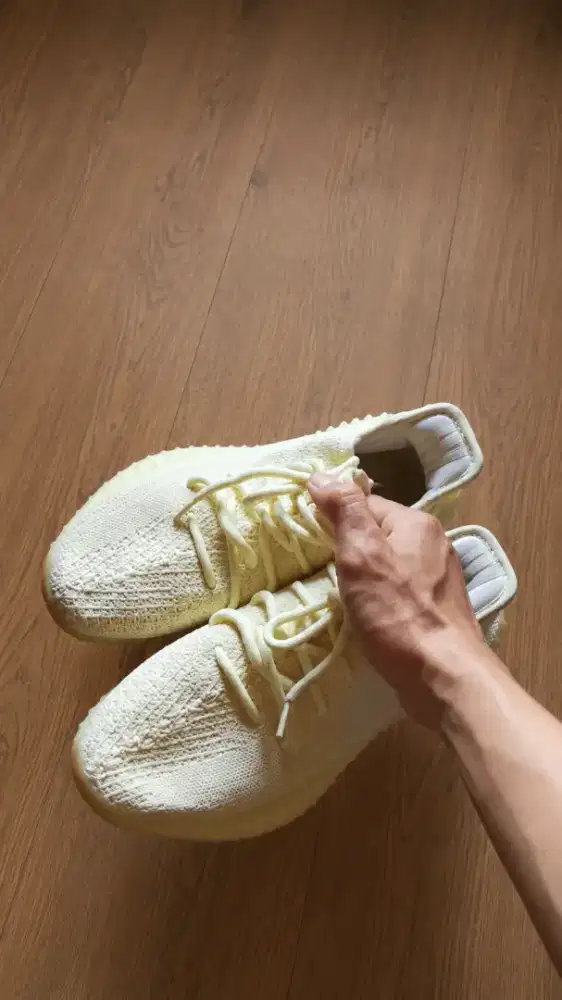 sepatu Adidas yeezy v2 bekas sepatu bekas sneaker bekas
