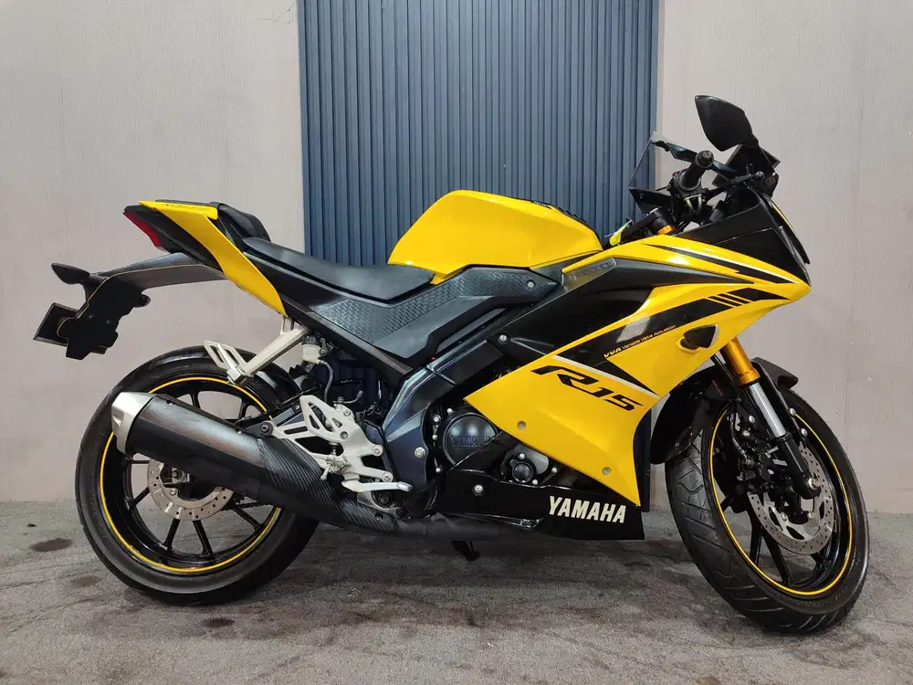 R15 V3 kuning 2018 istimewa mulus terawat siap pakai...