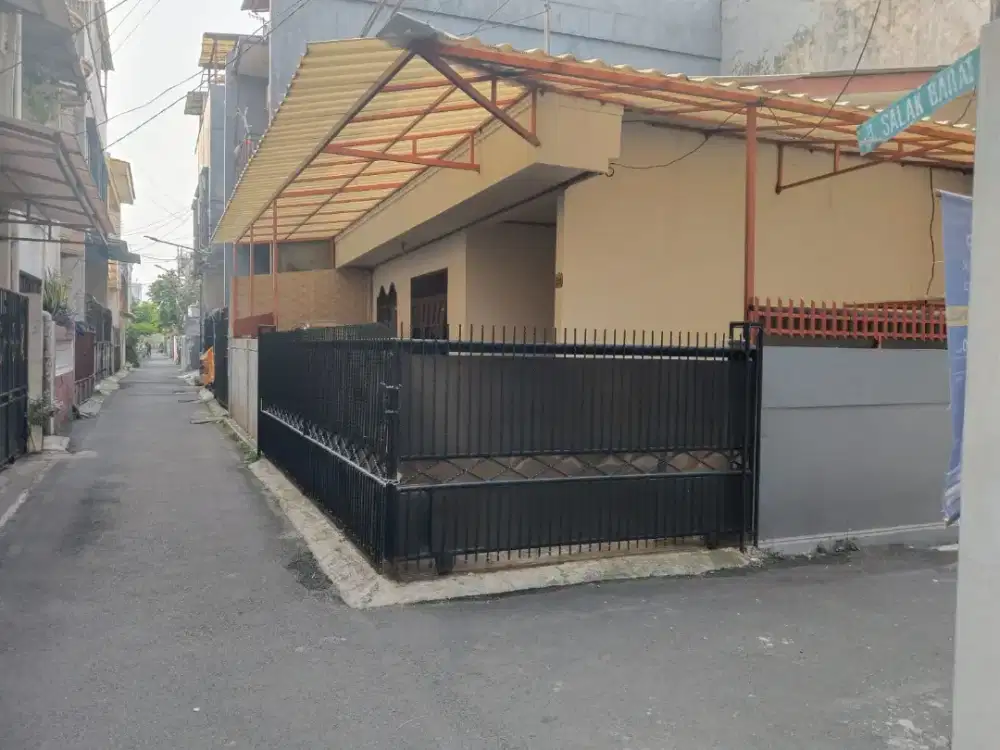 Disewakan rumah tinggal di gang salak barat 7 nomor 32