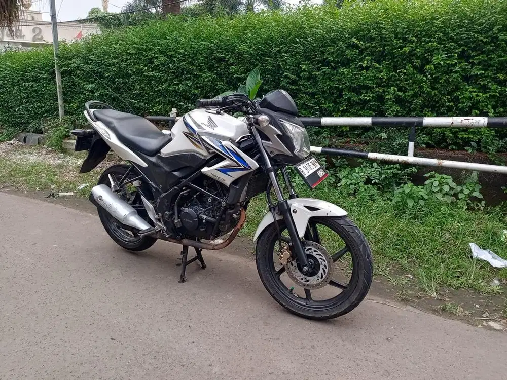 CB150R 2013 cakep siap pakai