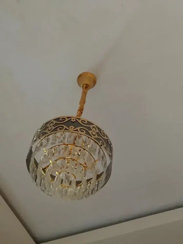 Lampu kristal cocok segala ruangan