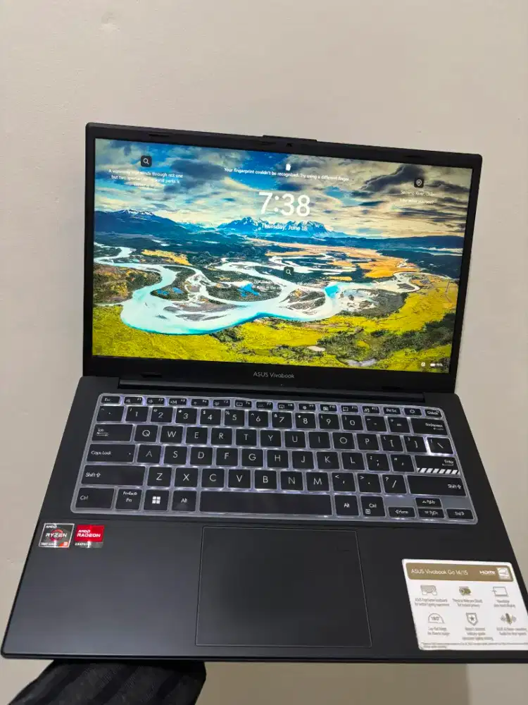 Laptop Asus Vivobook Go E1404FA 8/512