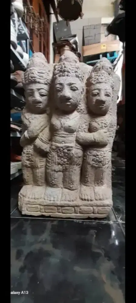 Arca batu gilang
