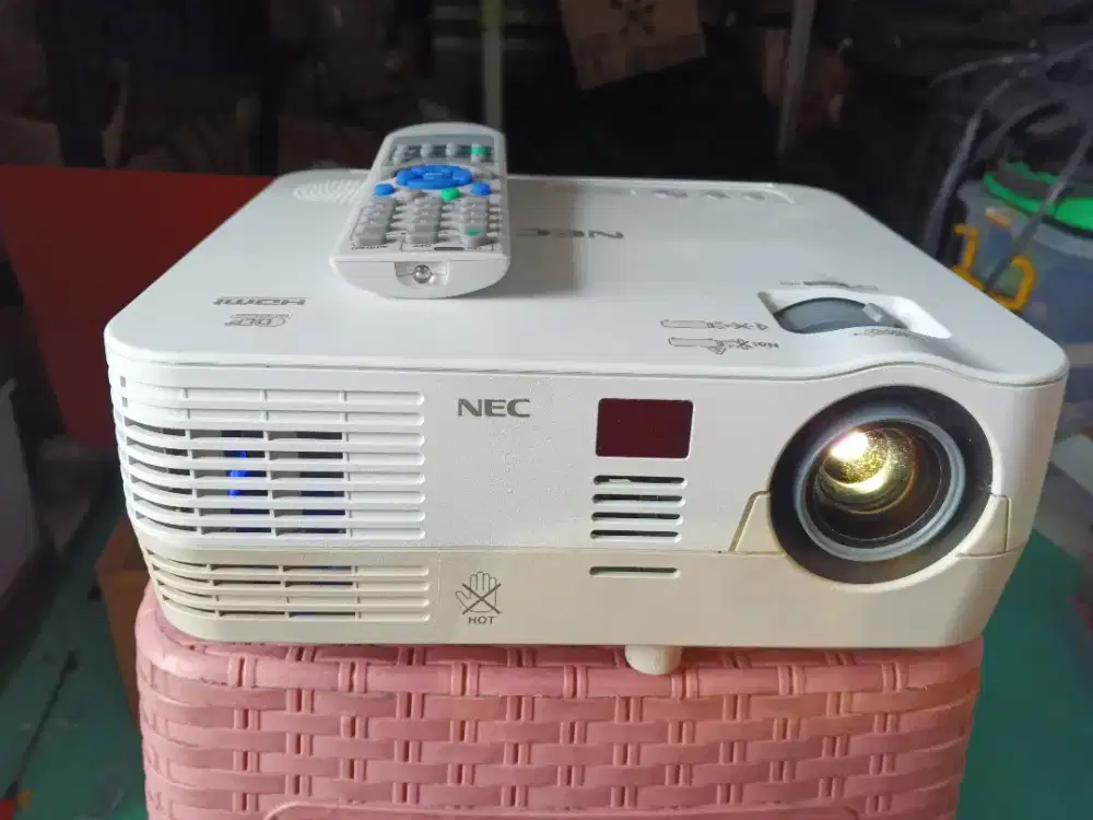 Proyektor nec ve281 HDMI cahaya terang