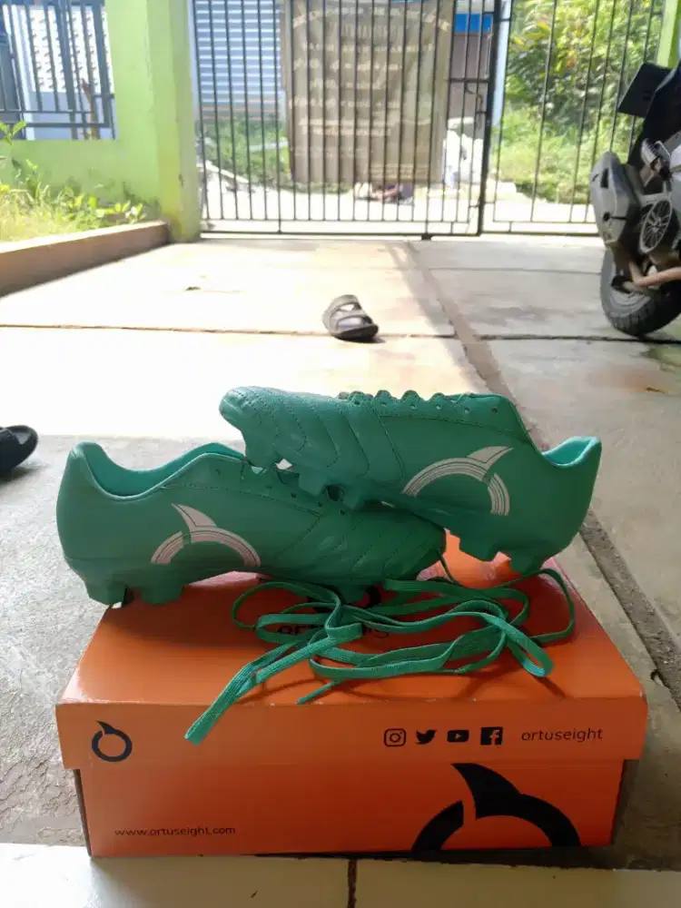 Sepatu sepak bola Ortus Mirage FG UK 38 ORIGINAL
