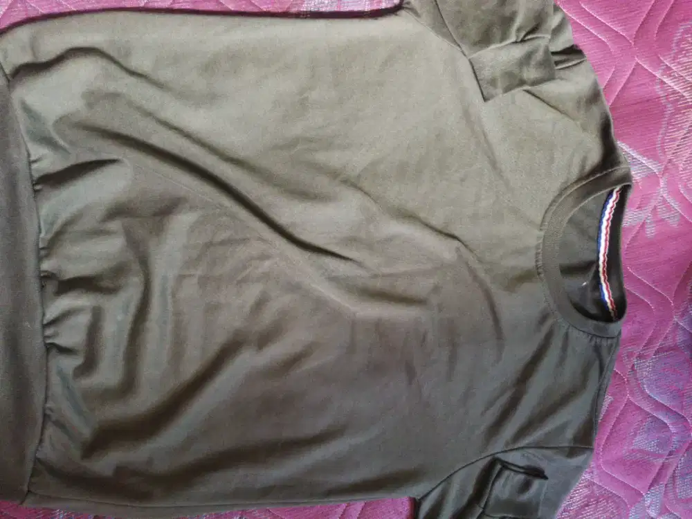 Sweater baru belum terpakai salah ukuran