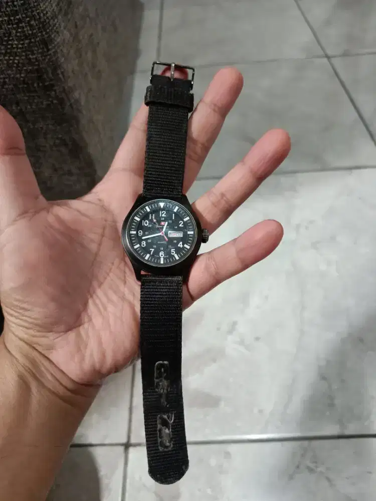 Jam Tangan Swiss Army dhc+ HC-8765 kondisi normal