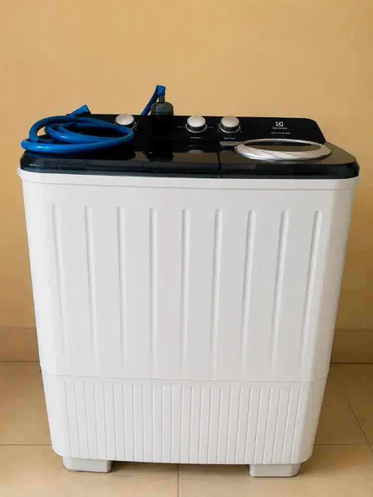 MESIN CUCI ELECTROLUX