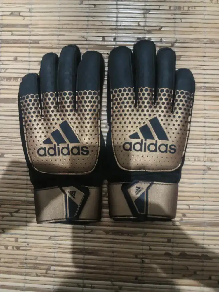 Sarung tangan kiper