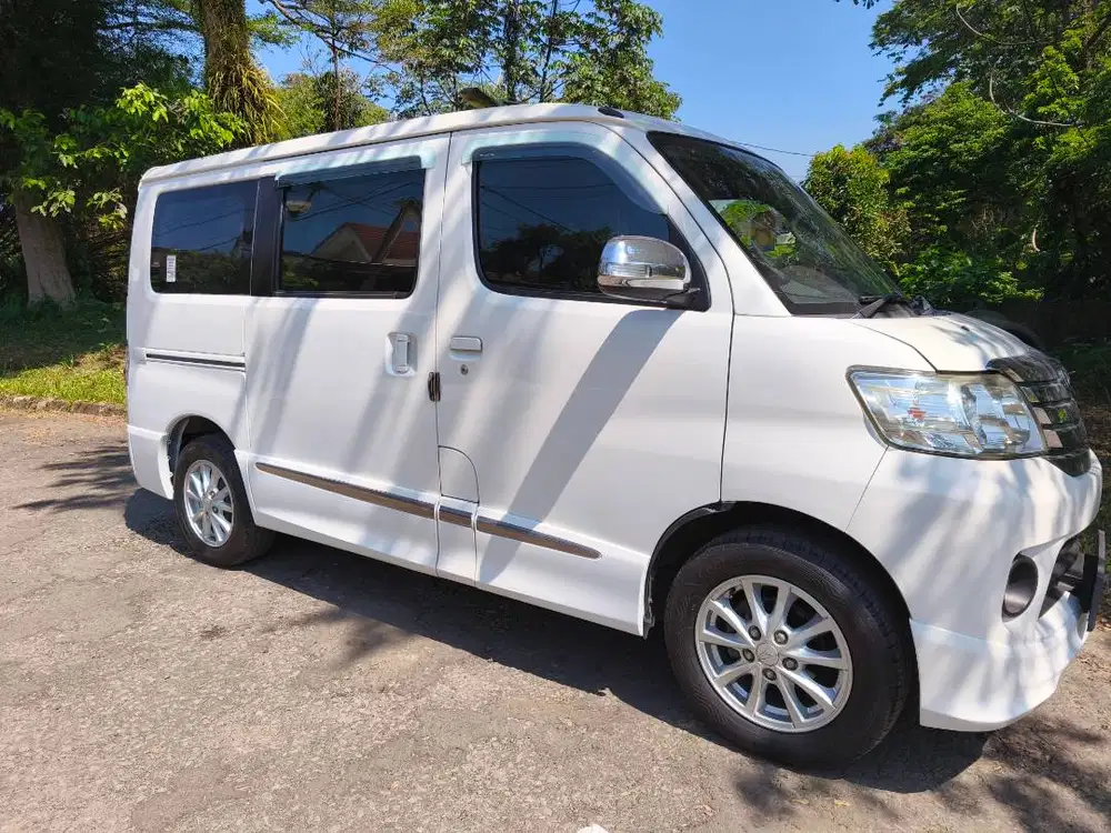 Daihatsu Luxio X AT 2019 Putih