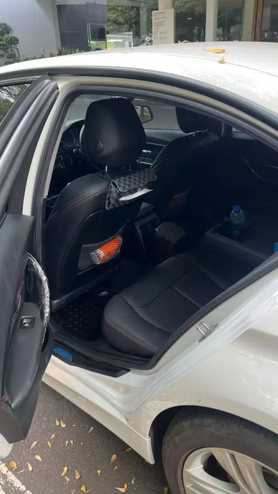 BMW 320i 2015 Bensin