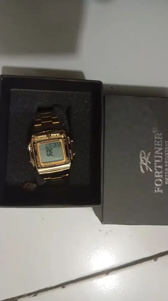 Jam digital untuk cewe n cowo