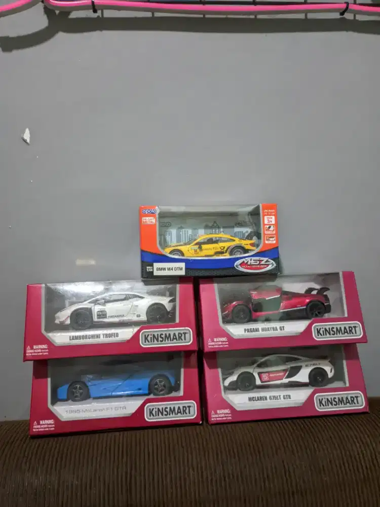Koleksi diecast kinsmart dan apolo