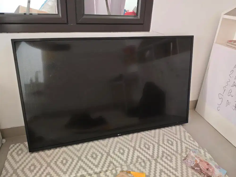 SMART TV LG 50 Inch (LCD Rusak)