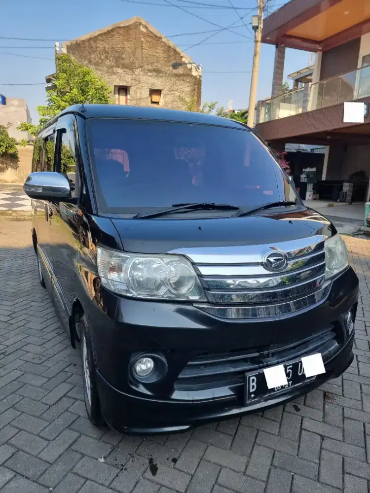 Daihatsu Luxio Black Matic X A/T  2017