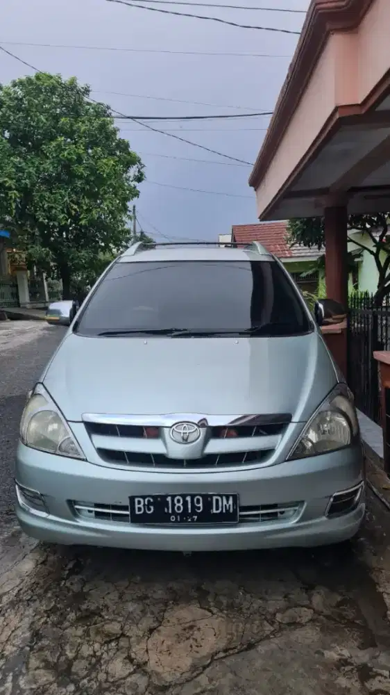 Kijang Innova V bensin