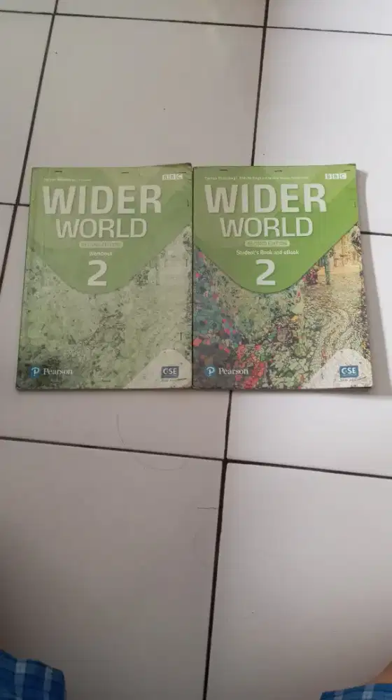 Buku wider world 2