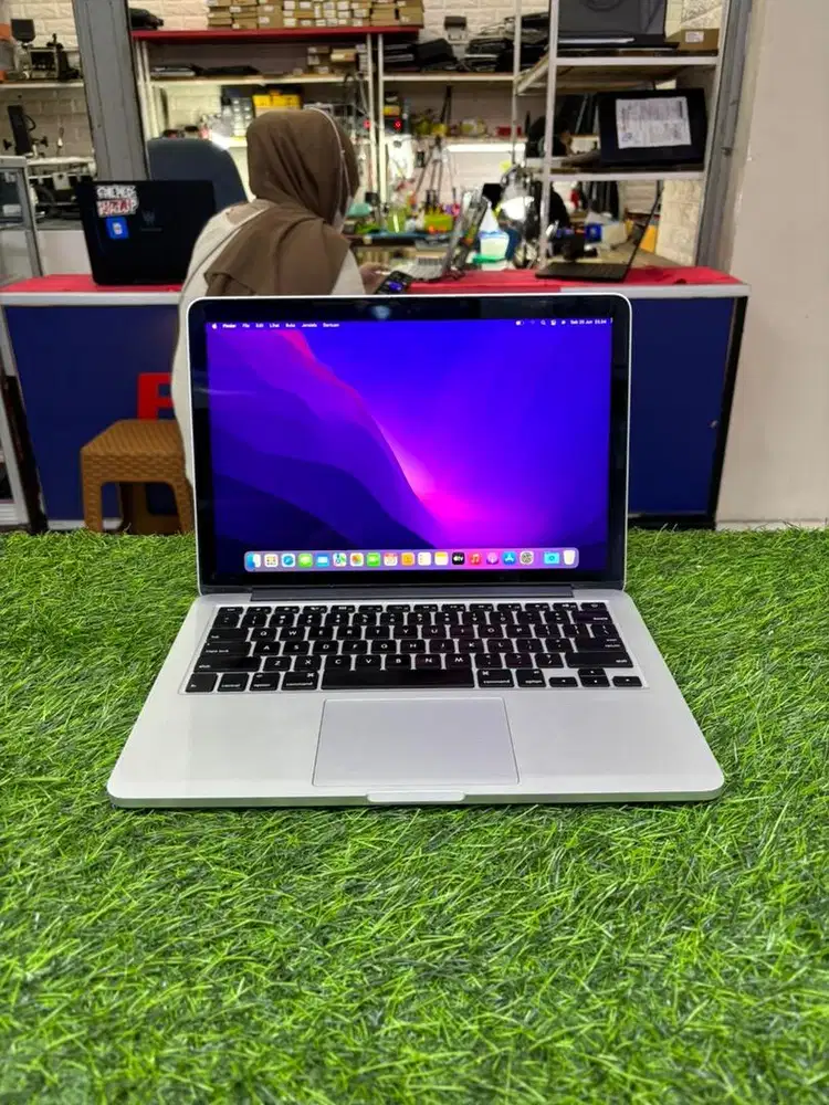 Jual Macbook pro 2015 i5 8/256