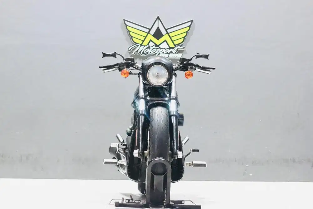 Harley davidson VRod like new Fatboy sportster 48 Dyna street Bob