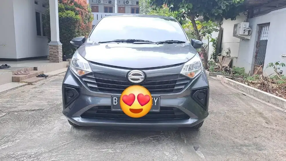 Daihatsu new sigra X deluxe upgrade R 2022 manual km rendah cash krd
