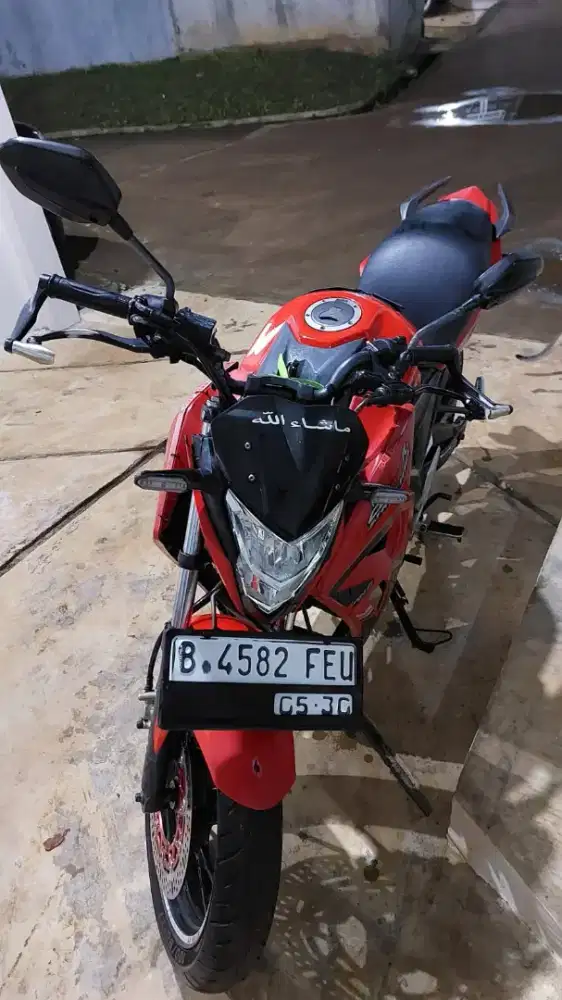 Di jual motor CB 150R tahun 2016