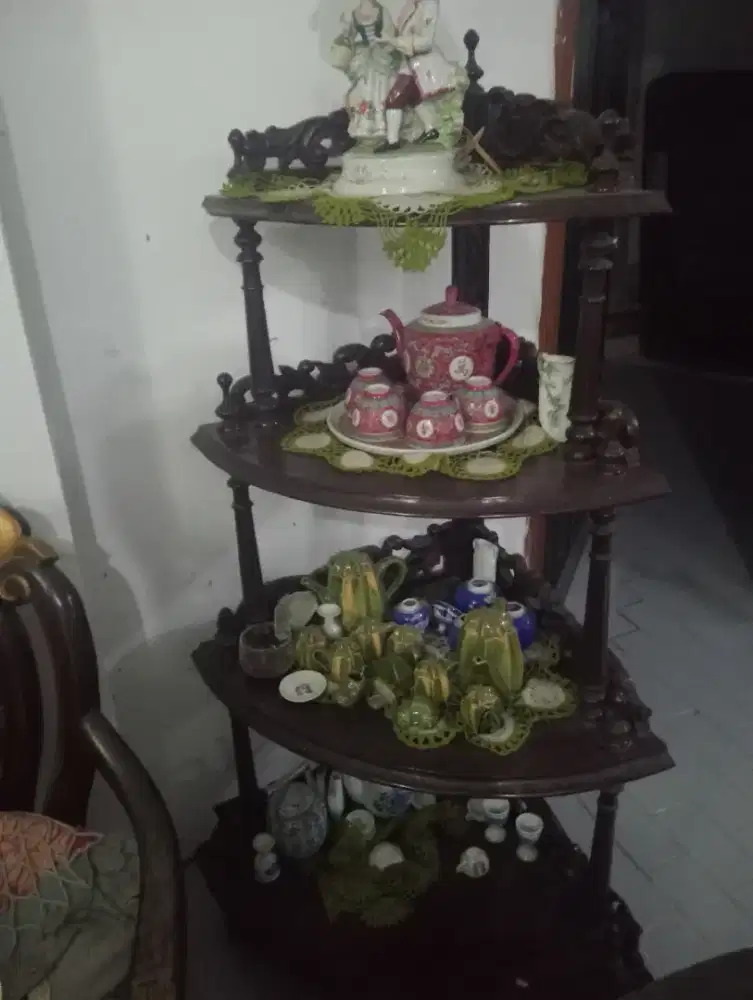 Rak sudut kayu jati antik