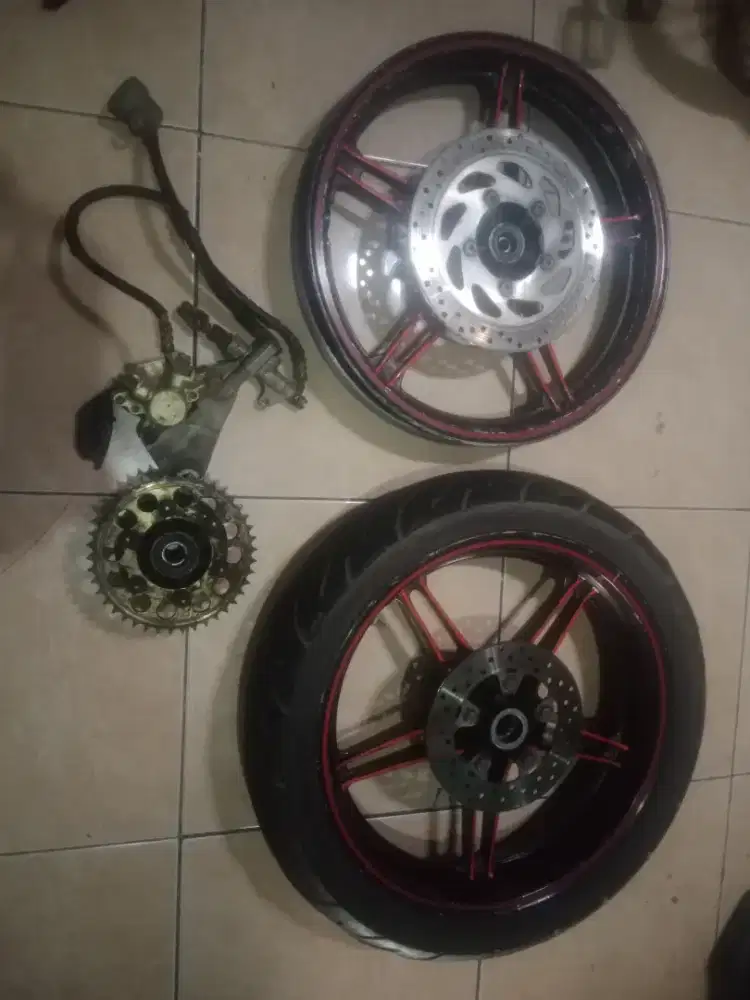 Velk depan belakang yamaha 2013 gear + cakram, bonus ban belakang