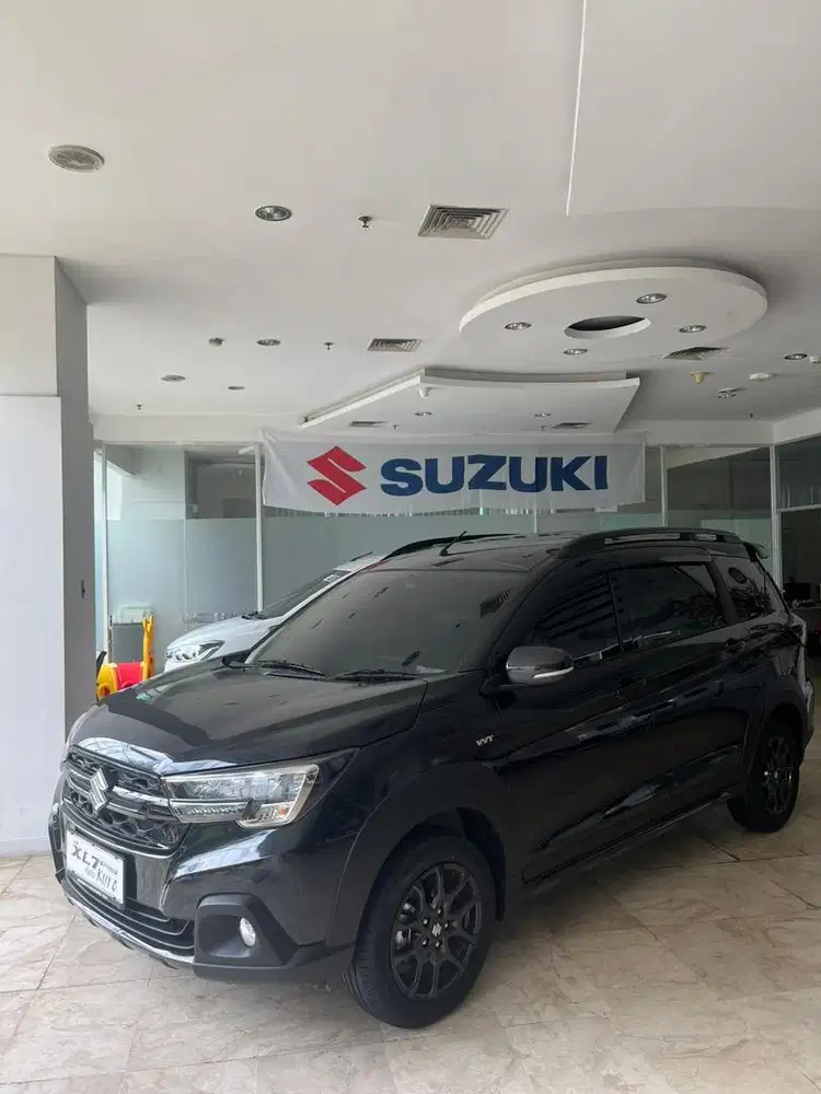 Suzuki XL-7 Alpha kuro