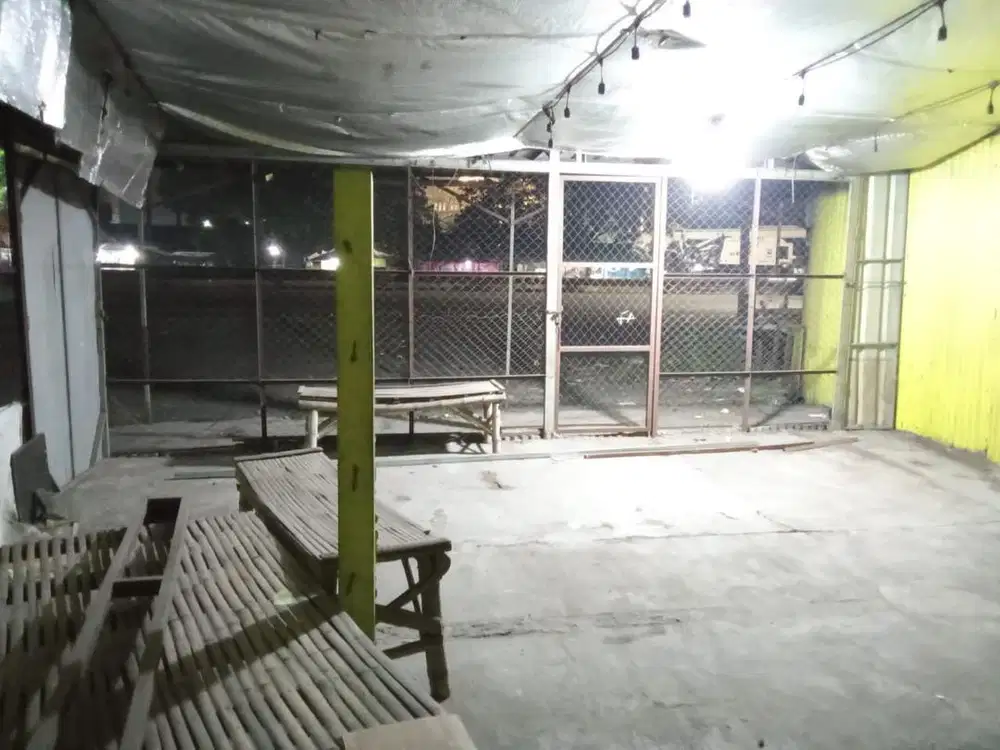 DISEWAKAN/DIKONTRAKKAN WARKOP/STAND USAHA LOKASI STRATEGIS SIDOARJO