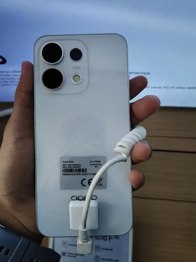 Oppo Reno 16F cicilan bunga 0% menggunakan kredivo