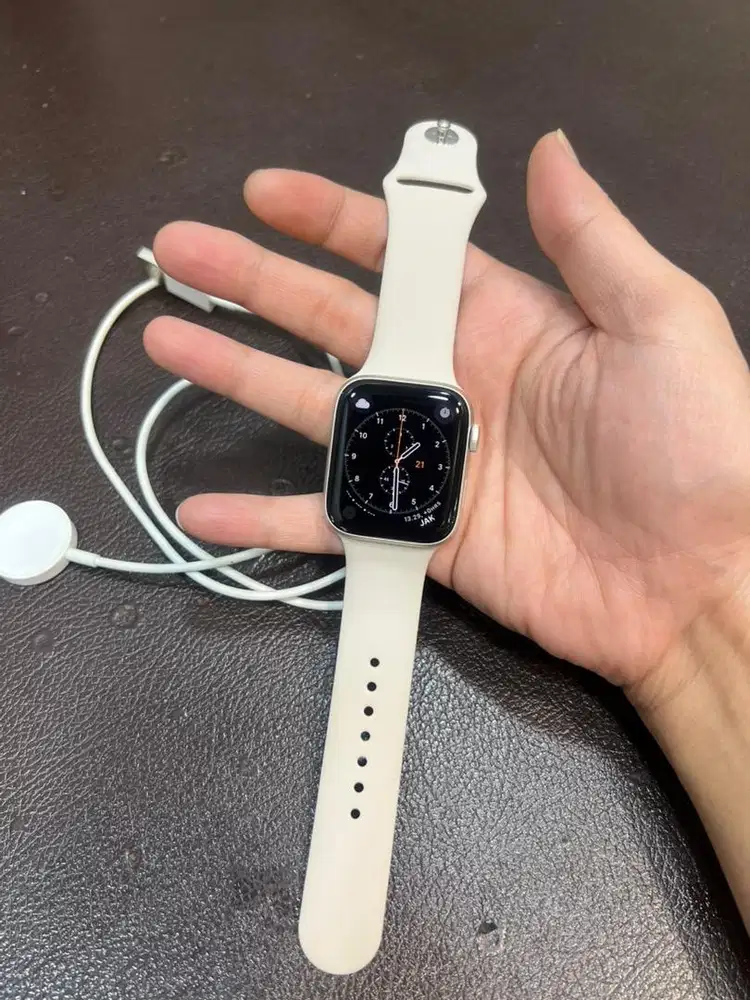 Apple Watch SE Gen 1 44mm (Mullus)