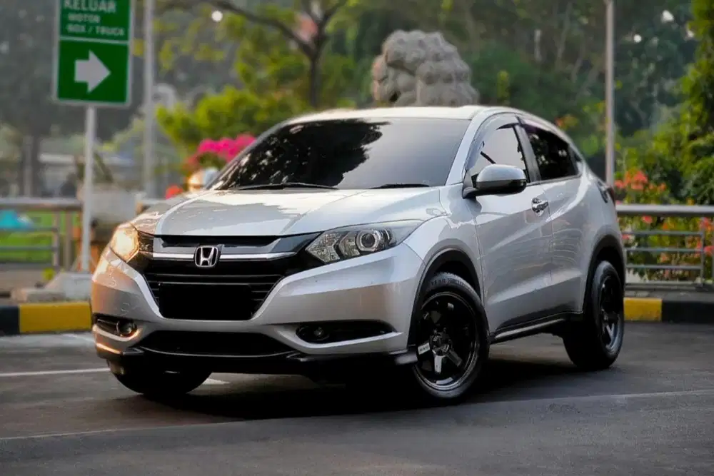 (Dp 5jt Pajak 2027) Honda HRV E 1.5 cvt 2015 Terawat Siap Pakai