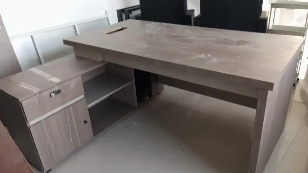 MEJA KANTOR MEJA DIREKSI