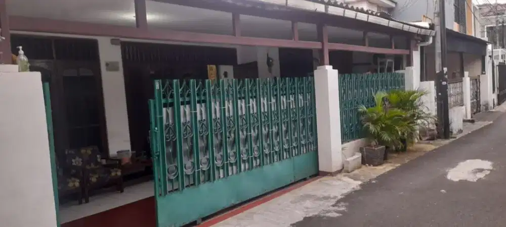 Rumah Tebet Barat Lingkungan Tenang, Aman dan Nyaman