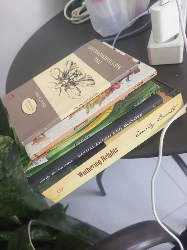 Paket komik dan novel second masih bagus