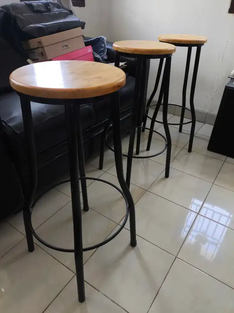 Bangku cafee kerangka besi