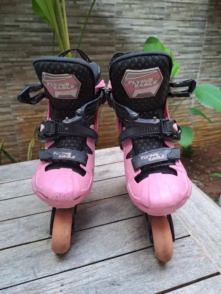 Sepatu roda Flying Eagle inline skate