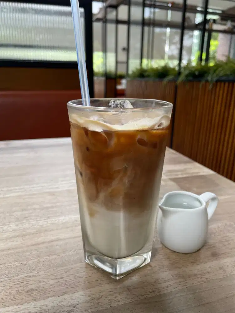 Barista Wanita untuk Cafe