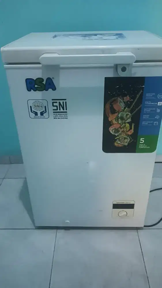 Freezer bekas lokasi papanggo