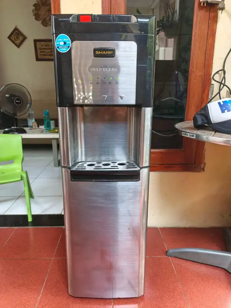 Dispenser air galon bawah