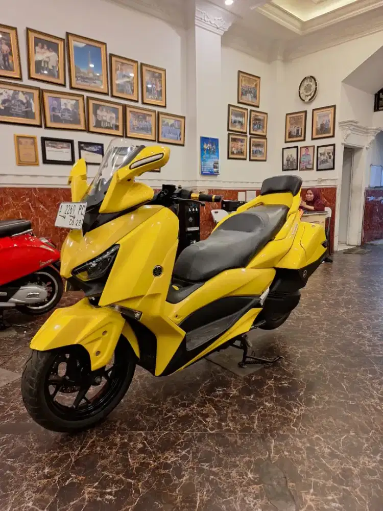 DIJUAL CEPAT CASH KREDIT XMAX 250 2018 KM.1RIBU PERAK ORISINIL YAMAHA